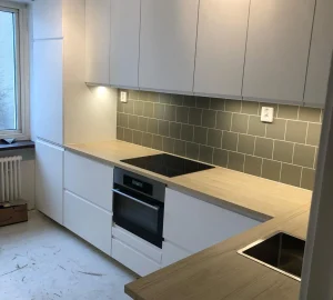 Ännu ett kök klart för Peab och Ikea. Detta gjorde vi bra killar fast det var ont om plats under installationen. Bra samarbete #peab #ikea #plejd #shneiderelectric